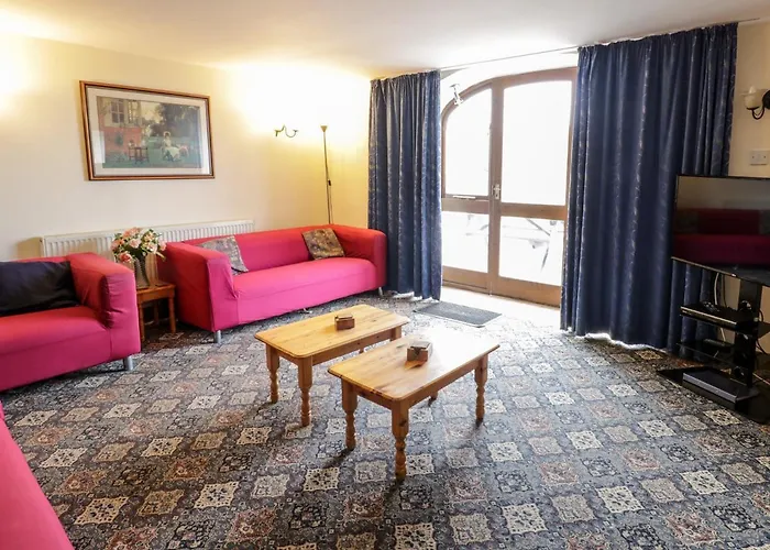 Dovecote بيت للعطل *